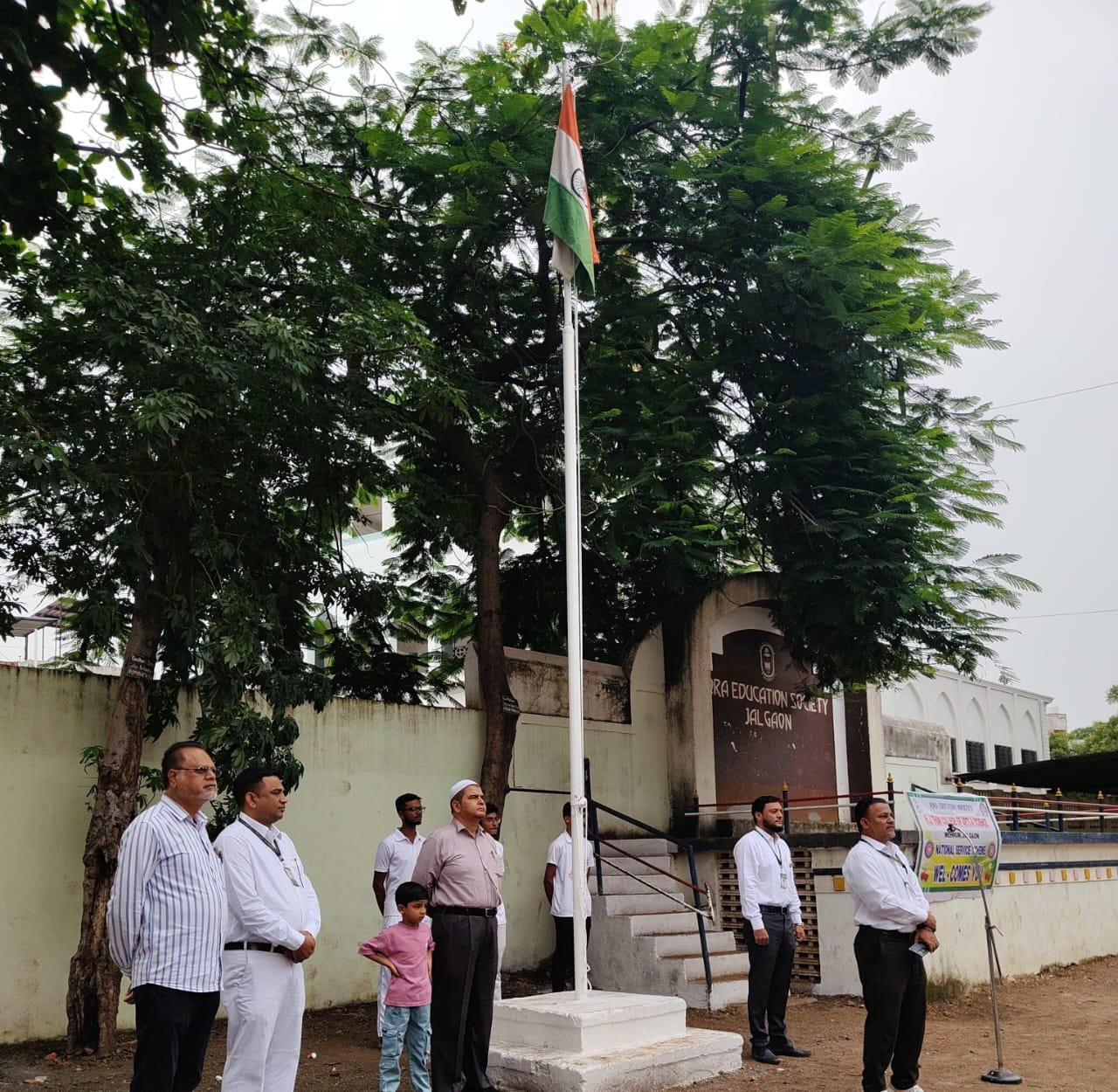 इकरा थीम महाविद्यालय में मनाया आजादी का जश्न